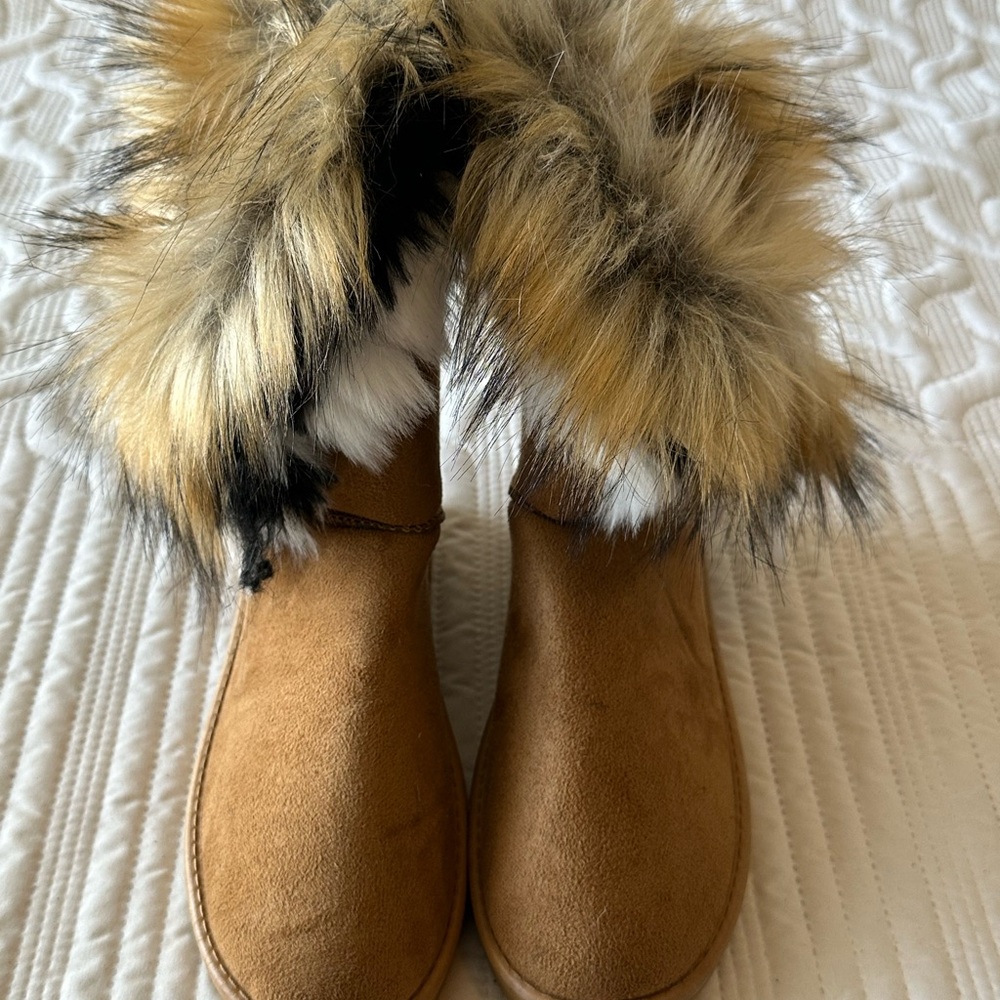 New- Faux Fur Trim Tan Winter Boots